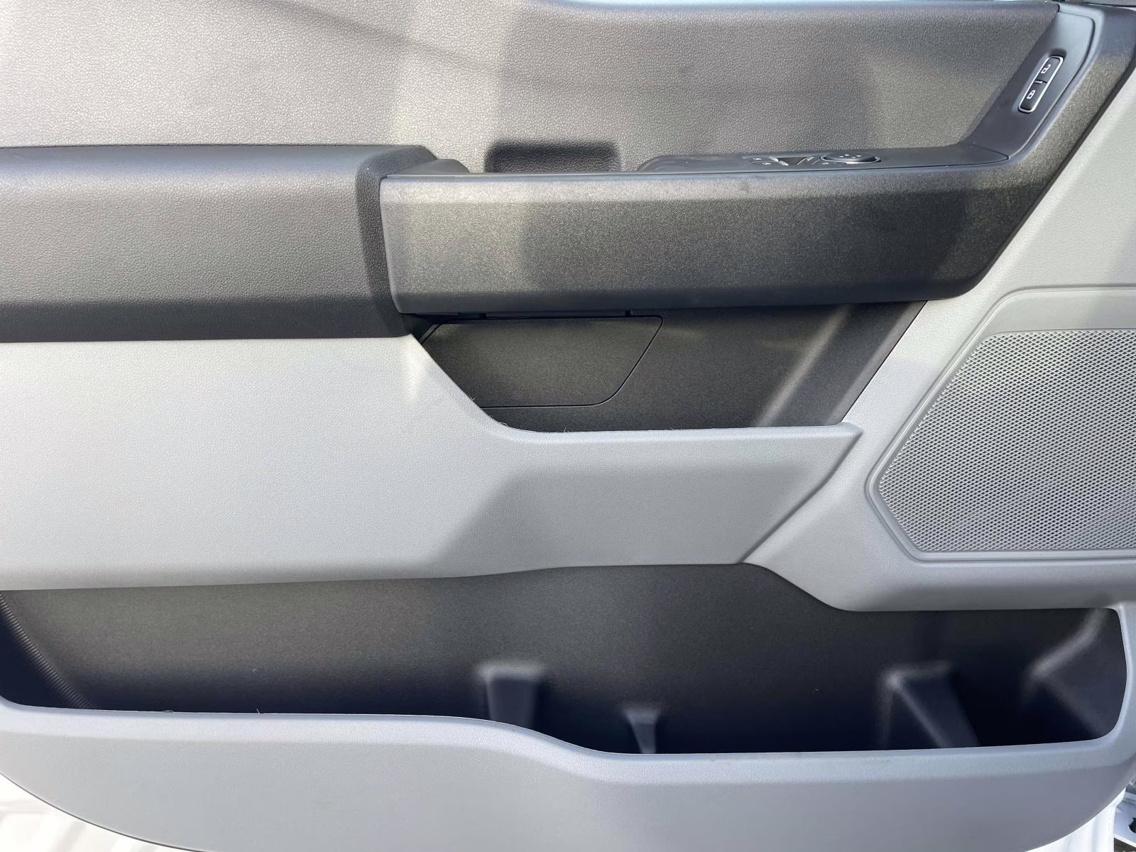 2026 Oxford White Ford Super Duty F-350 SRW XL RWD Truck