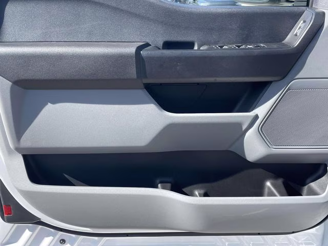 2026 Oxford White Ford Super Duty F-550 DRW XL 4X4 Chassis