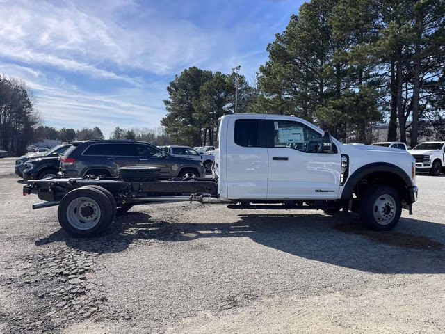 2026 Oxford White Ford Super Duty F-550 DRW XL 4X4 Chassis