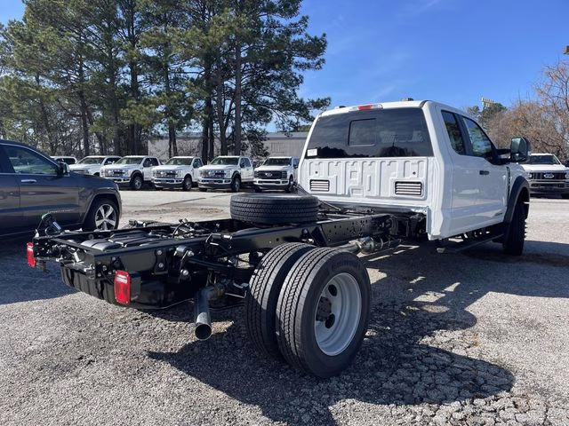 2026 Oxford White Ford Super Duty F-550 DRW XL 4X4 Chassis