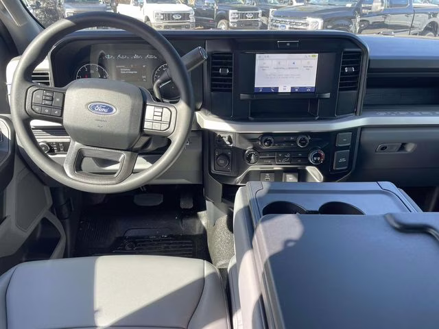 2026 Oxford White Ford Super Duty F-550 DRW XL 4X4 Chassis