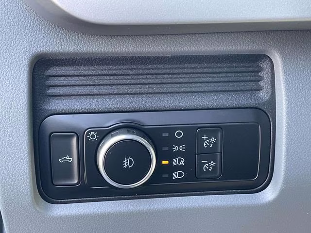 2026 Oxford White Ford Super Duty F-250 SRW XL 4X4 Truck