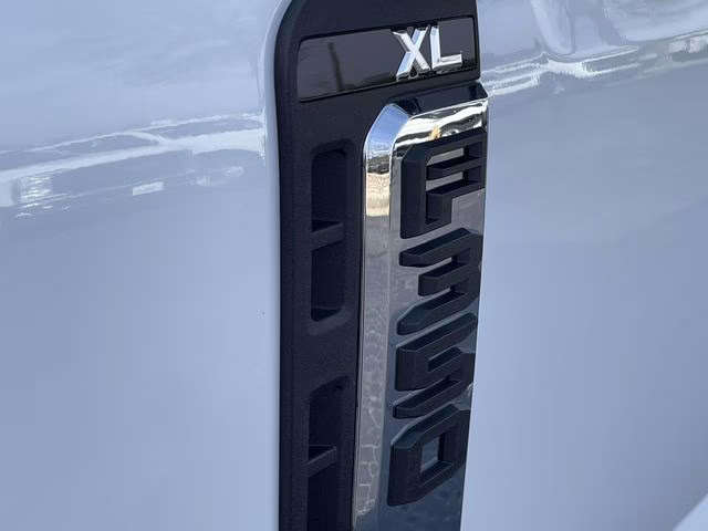 2026 Oxford White Ford Super Duty F-350 SRW XL RWD Truck