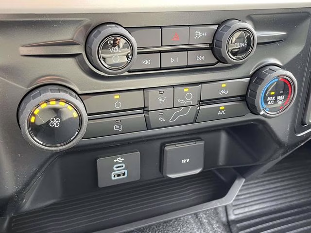 2026 Oxford White Ford Super Duty F-350 SRW XL RWD Truck