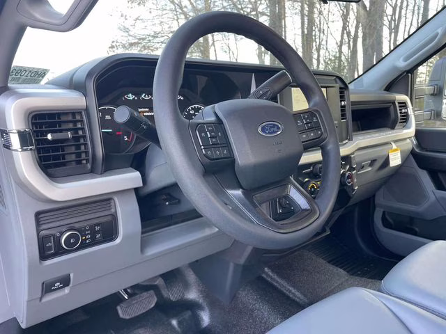 2026 Oxford White Ford Super Duty F-350 SRW XL 4X4 Truck