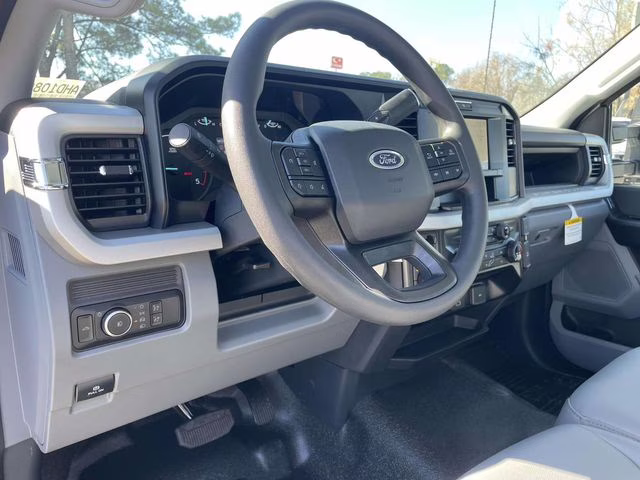 2026 Oxford White Ford Super Duty F-250 SRW XL 4X4 Truck