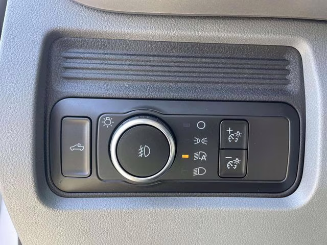 2026 Oxford White Ford Super Duty F-250 SRW XL 4X4 Truck