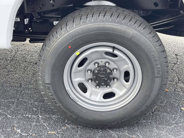 2026 Oxford White Ford Super Duty F-250 SRW XL 4X4 Truck