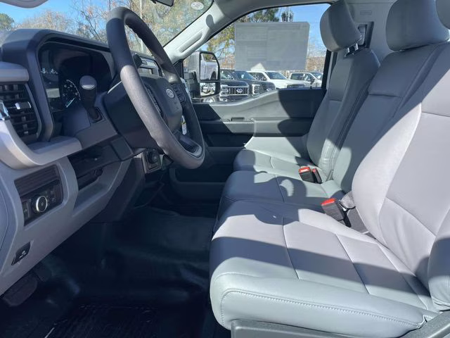 2026 Oxford White Ford Super Duty F-250 SRW XL 4X4 Truck