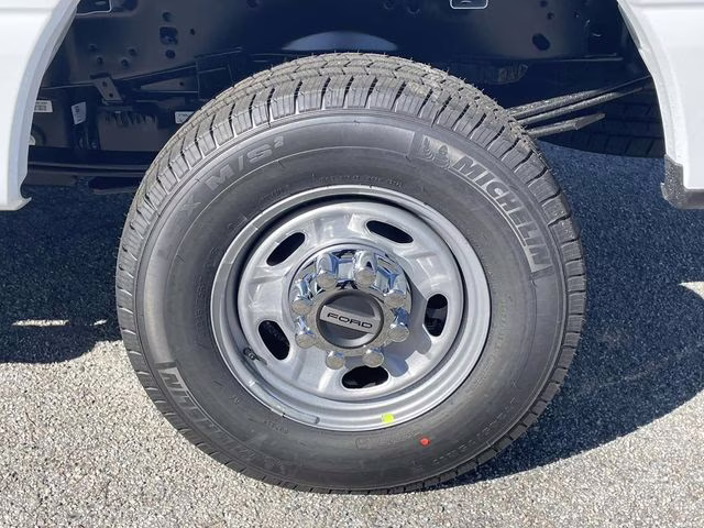 2026 Oxford White Ford Super Duty F-250 SRW XL 4X4 Truck