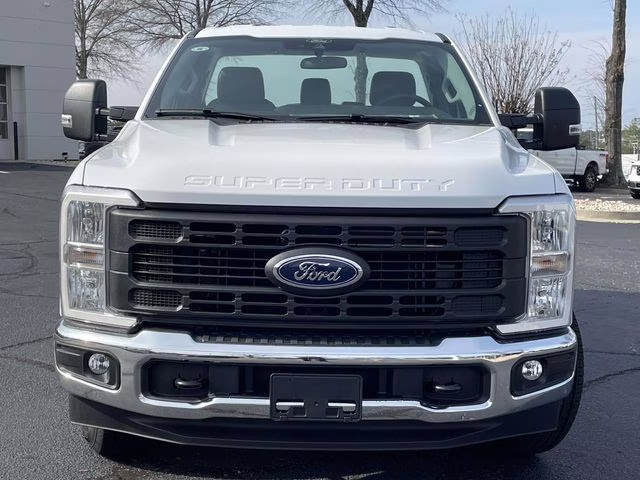 2026 Oxford White Ford Super Duty F-350 SRW XL RWD Truck