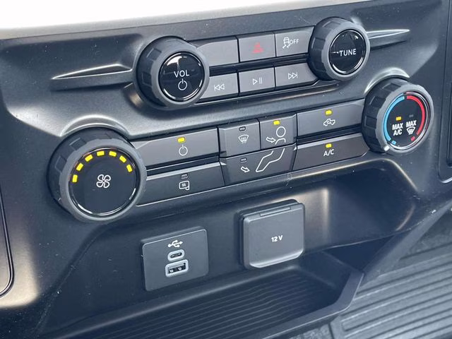 2026 Oxford White Ford Super Duty F-350 SRW XL RWD Truck