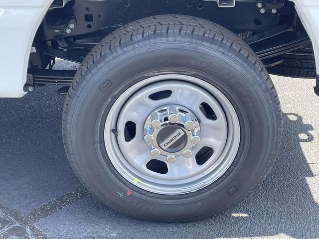 2026 Oxford White Ford Super Duty F-350 SRW XL RWD Truck