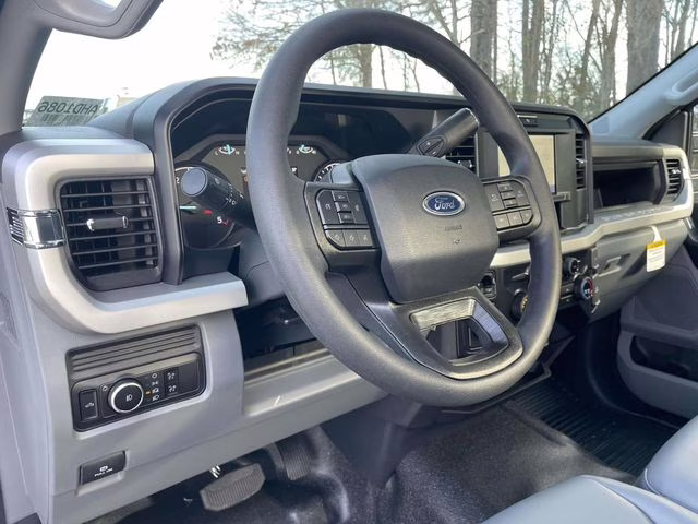 2026 Oxford White Ford Super Duty F-350 SRW XL RWD Truck