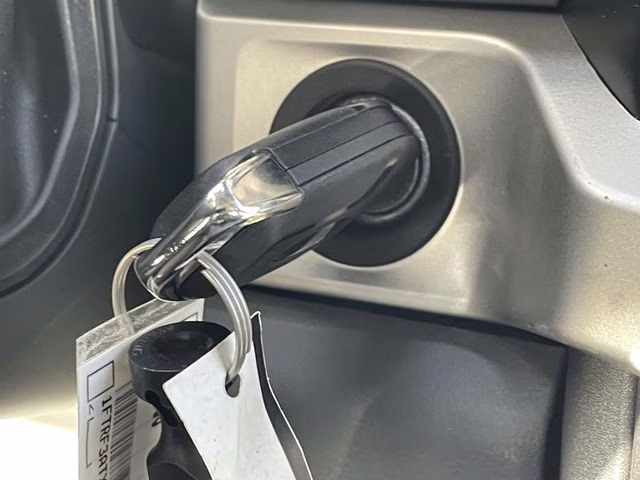 2026 Oxford White Ford Super Duty F-350 SRW XL 4X4 Truck