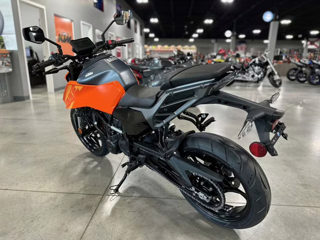 2024 - KTM Duke 250 Motorcycle