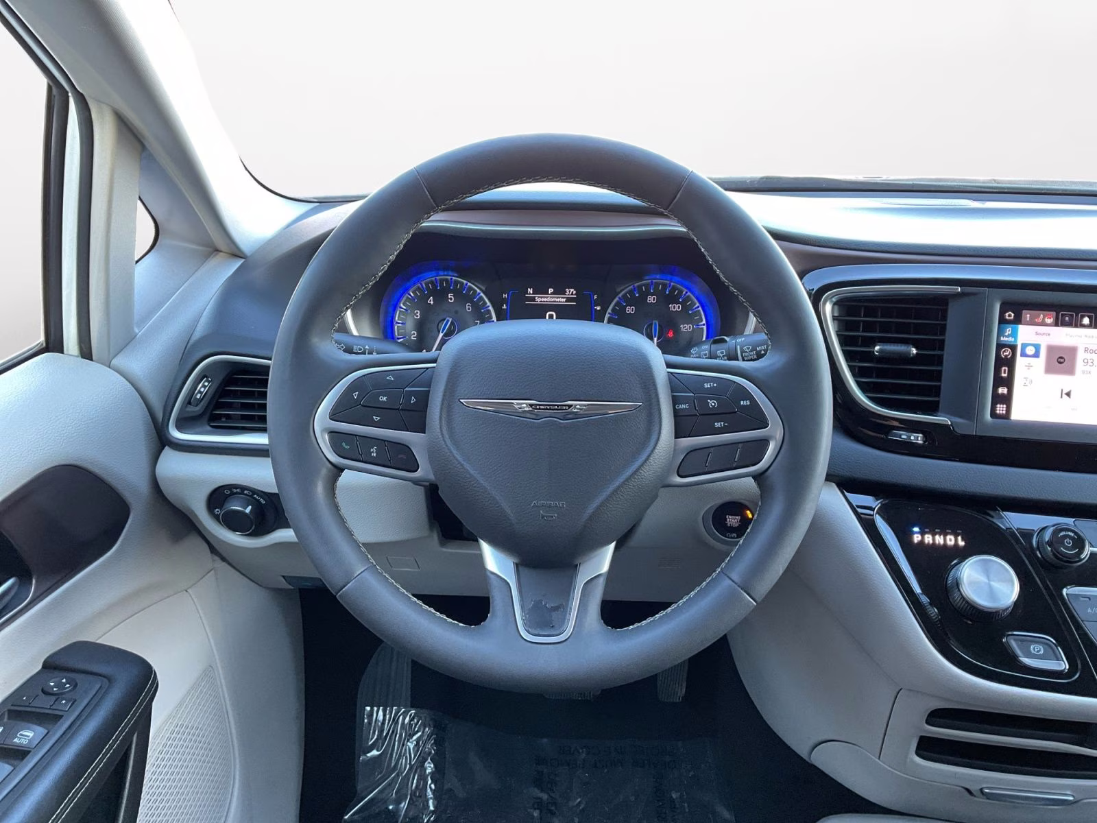 2023 Bright White Clearcoat Chrysler Voyager LX FWD Van