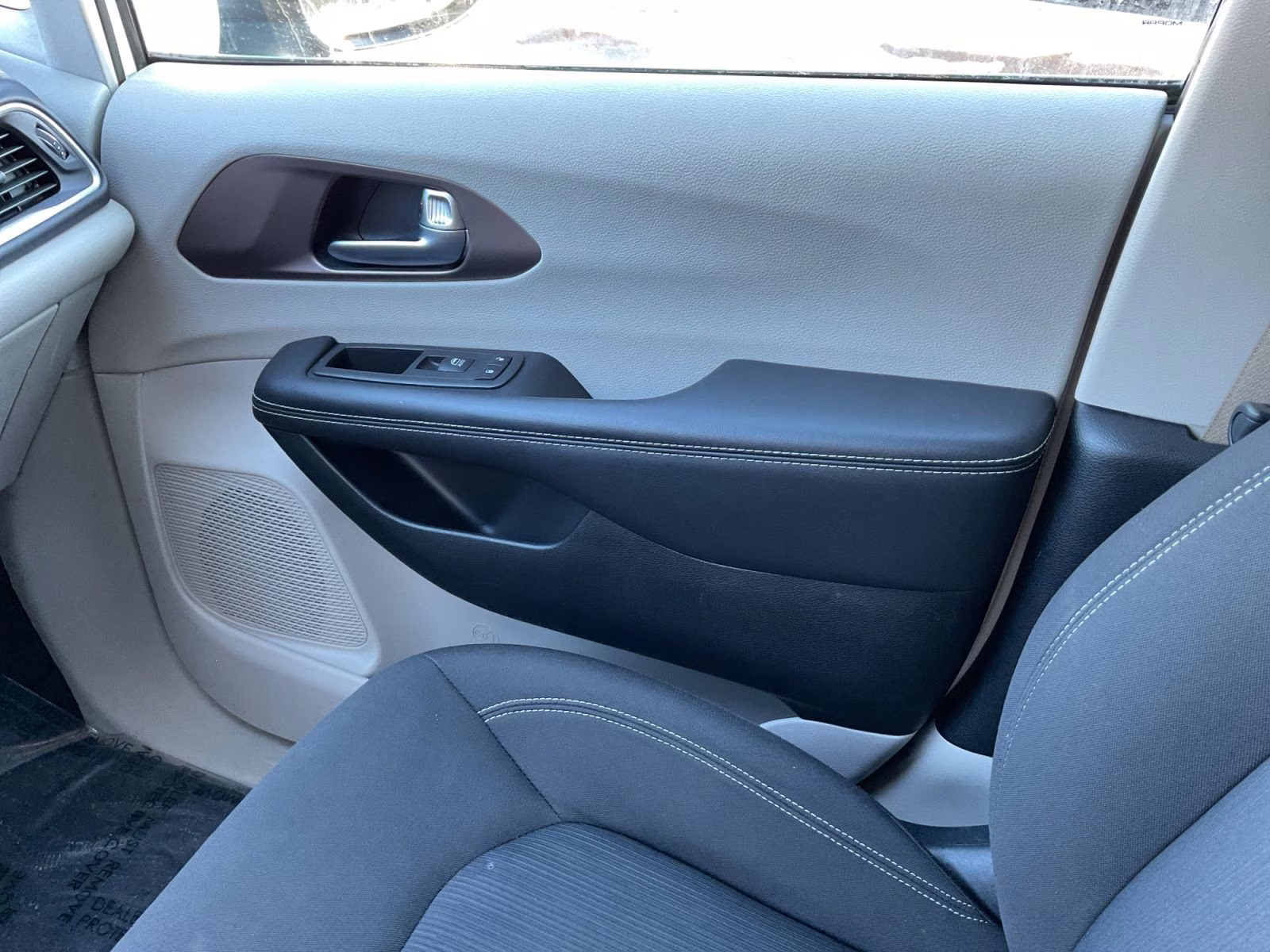 2023 Bright White Clearcoat Chrysler Voyager LX FWD Van