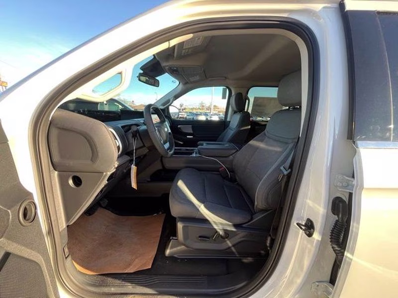 2026 Star White Metallic Tri-Coat Ford Expedition Active RWD SUV