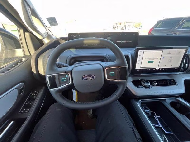 2026 Star White Metallic Tri-Coat Ford Expedition Active RWD SUV