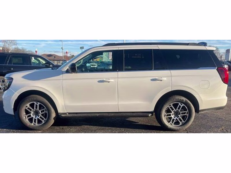 2026 Star White Metallic Tri-Coat Ford Expedition Active RWD SUV