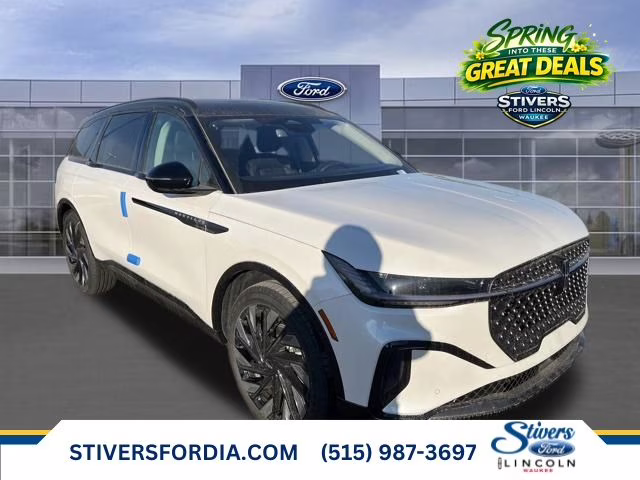 2026 White Platinum Clearcoat Metallic Lincoln Nautilus Reserve AWD SUV