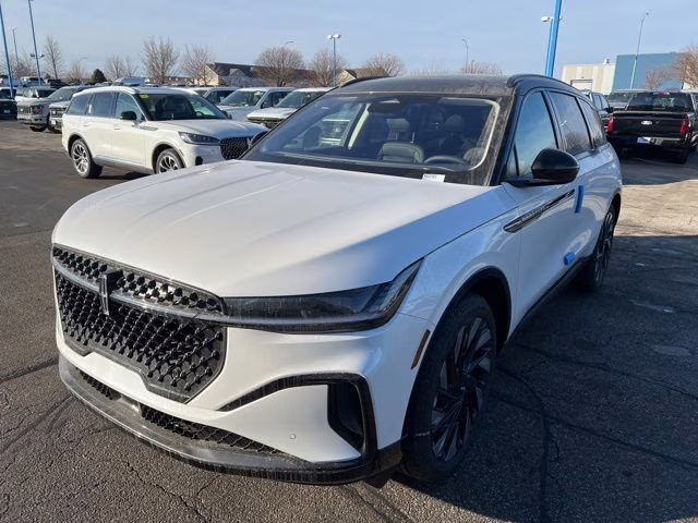 2026 White Platinum Clearcoat Metallic Lincoln Nautilus Reserve AWD SUV