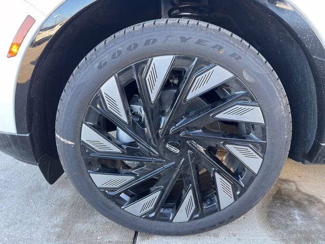 2026 White Platinum Clearcoat Metallic Lincoln Nautilus Reserve AWD SUV