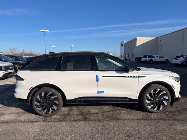 2026 White Platinum Clearcoat Metallic Lincoln Nautilus Reserve AWD SUV