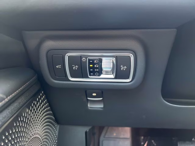 2026 White Platinum Clearcoat Metallic Lincoln Nautilus Reserve AWD SUV