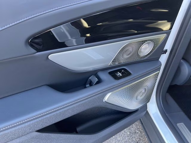 2026 White Platinum Clearcoat Metallic Lincoln Nautilus Reserve AWD SUV