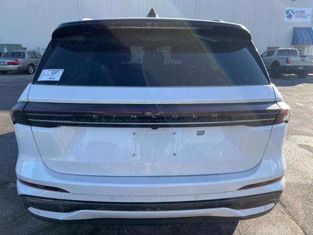 2026 White Platinum Clearcoat Metallic Lincoln Nautilus Reserve AWD SUV