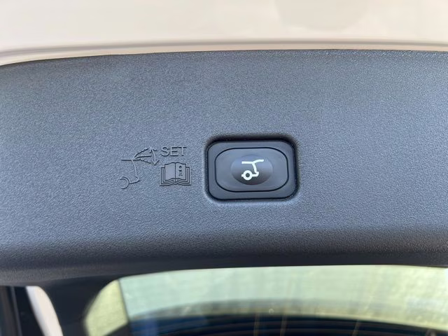 2026 White Platinum Clearcoat Metallic Lincoln Nautilus Reserve AWD SUV