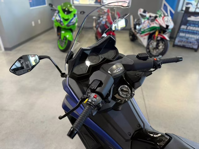 2025 BLU KYMCO AK 550i ABS Motorcycle