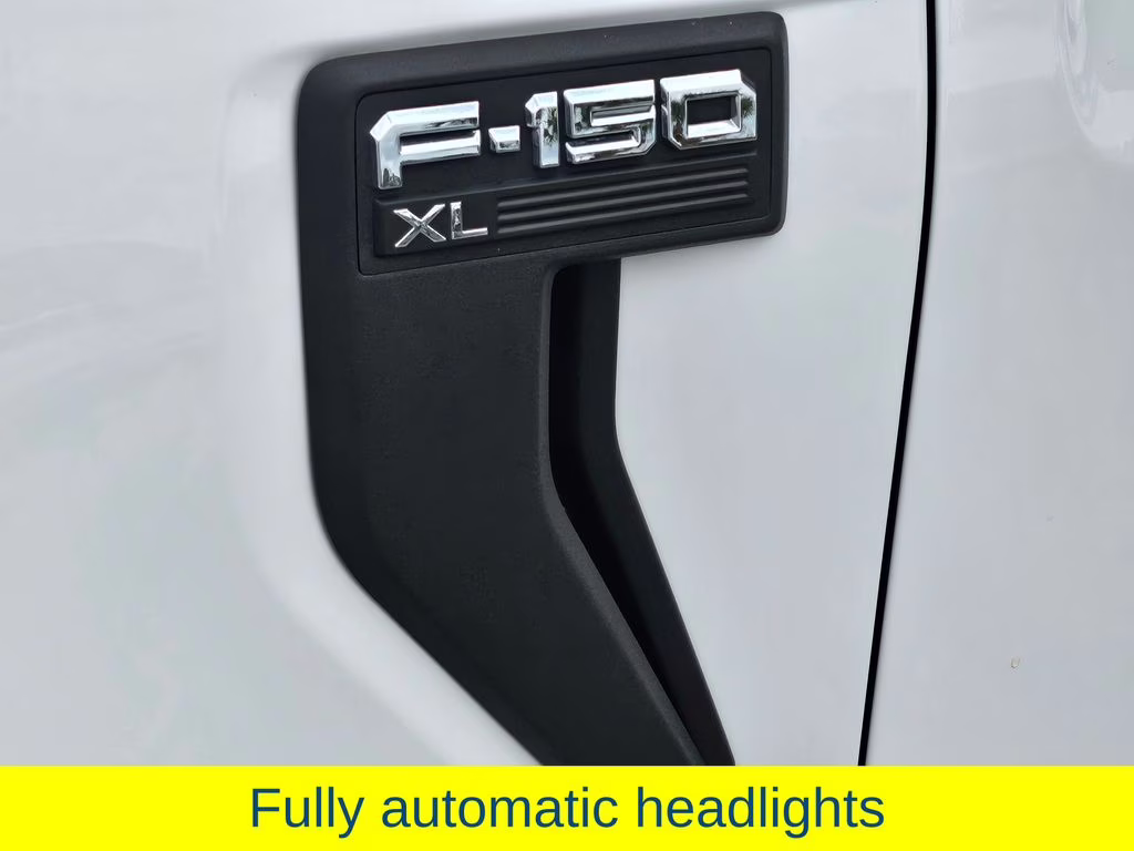 2022 Oxford White Ford F-150 XL 4X4 Truck