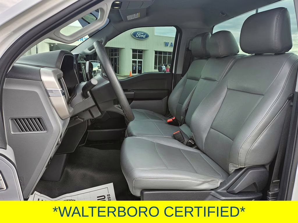 2022 Oxford White Ford F-150 XL 4X4 Truck