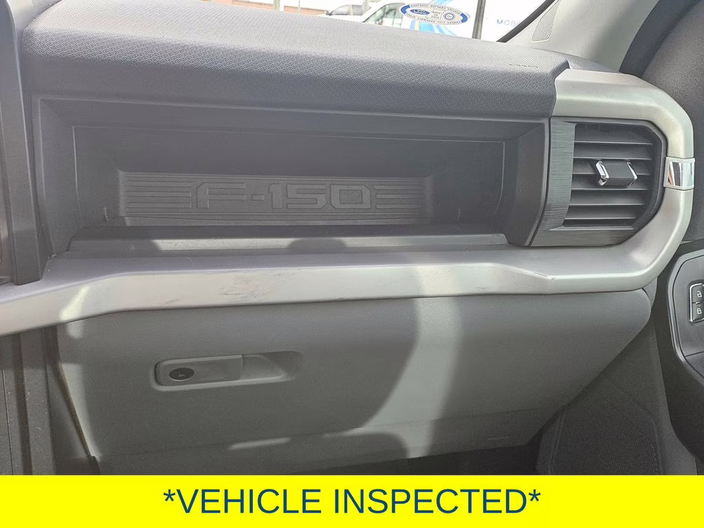 2022 Oxford White Ford F-150 XL 4X4 Truck