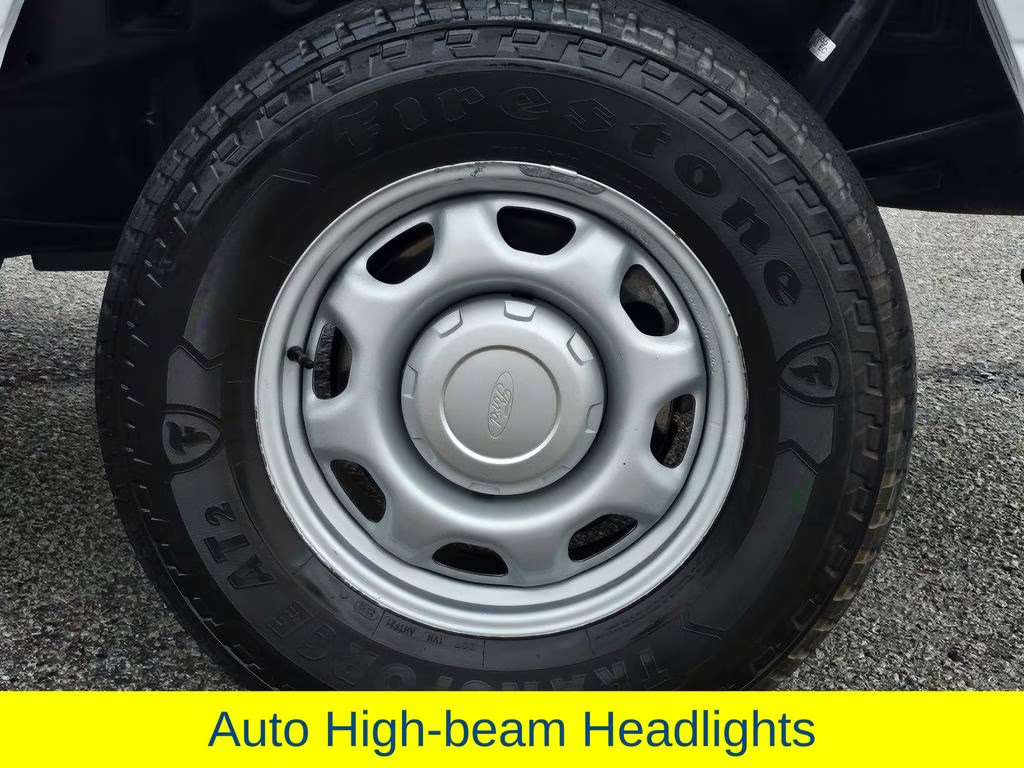 2022 Oxford White Ford F-150 XL 4X4 Truck