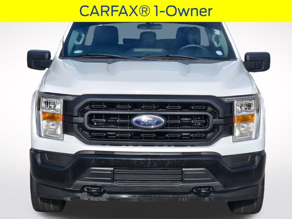 2022 Oxford White Ford F-150 XL 4X4 Truck