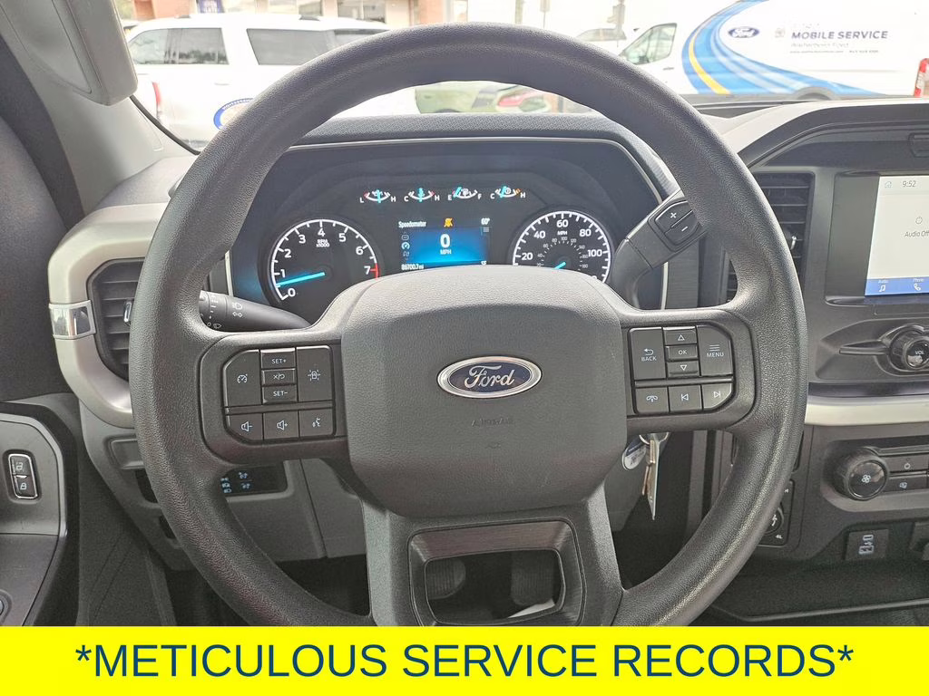 2022 Oxford White Ford F-150 XL 4X4 Truck