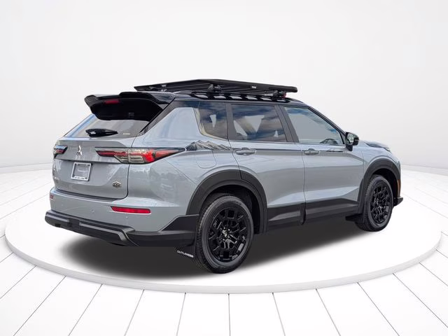 2026 Moonstone Gray/Black Roof Mitsubishi Outlander Trail Edition AWD SUV