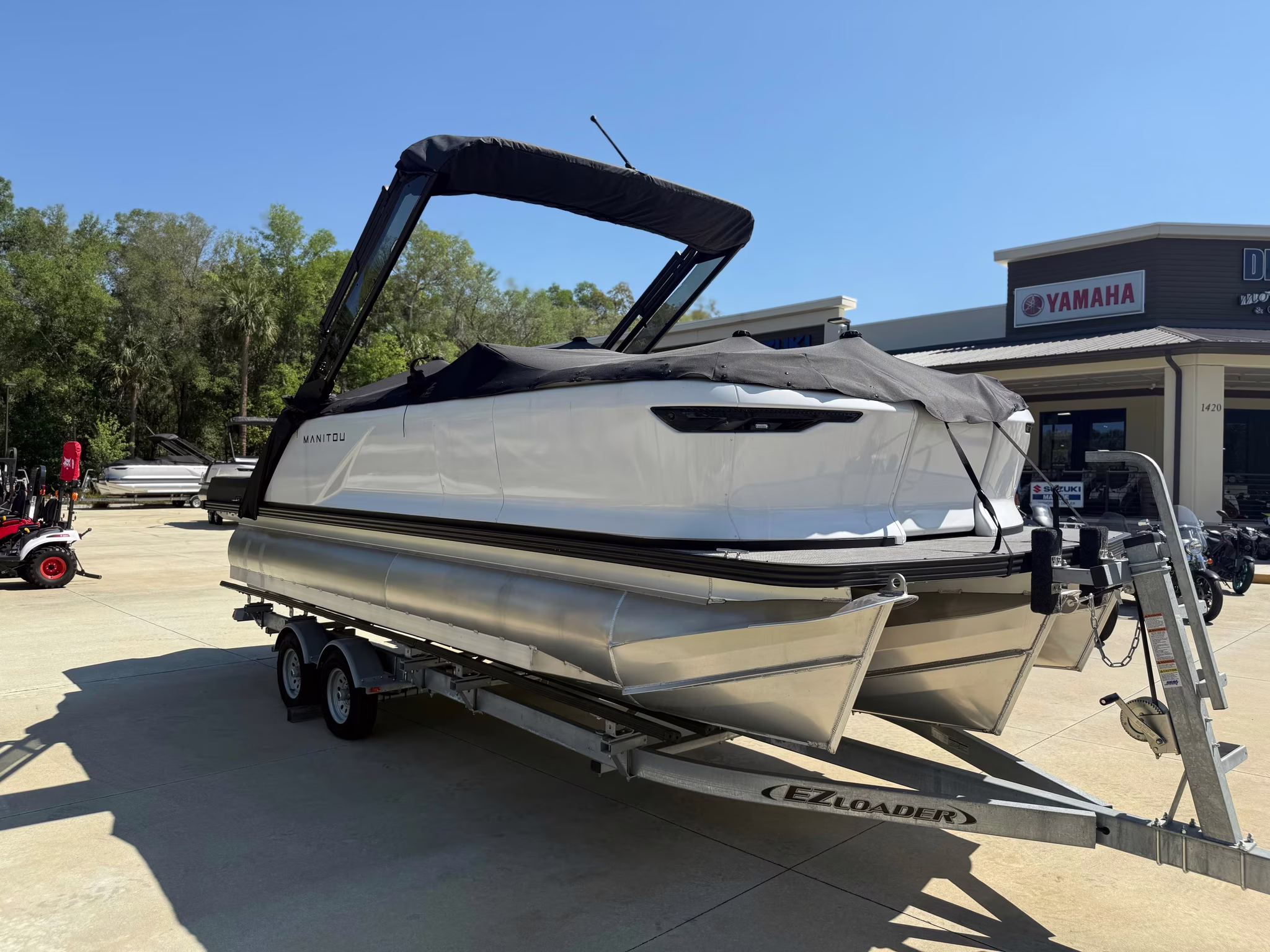 2024 Manitou Pontoon Cruise 22 Max Switchback V-Toon Boat