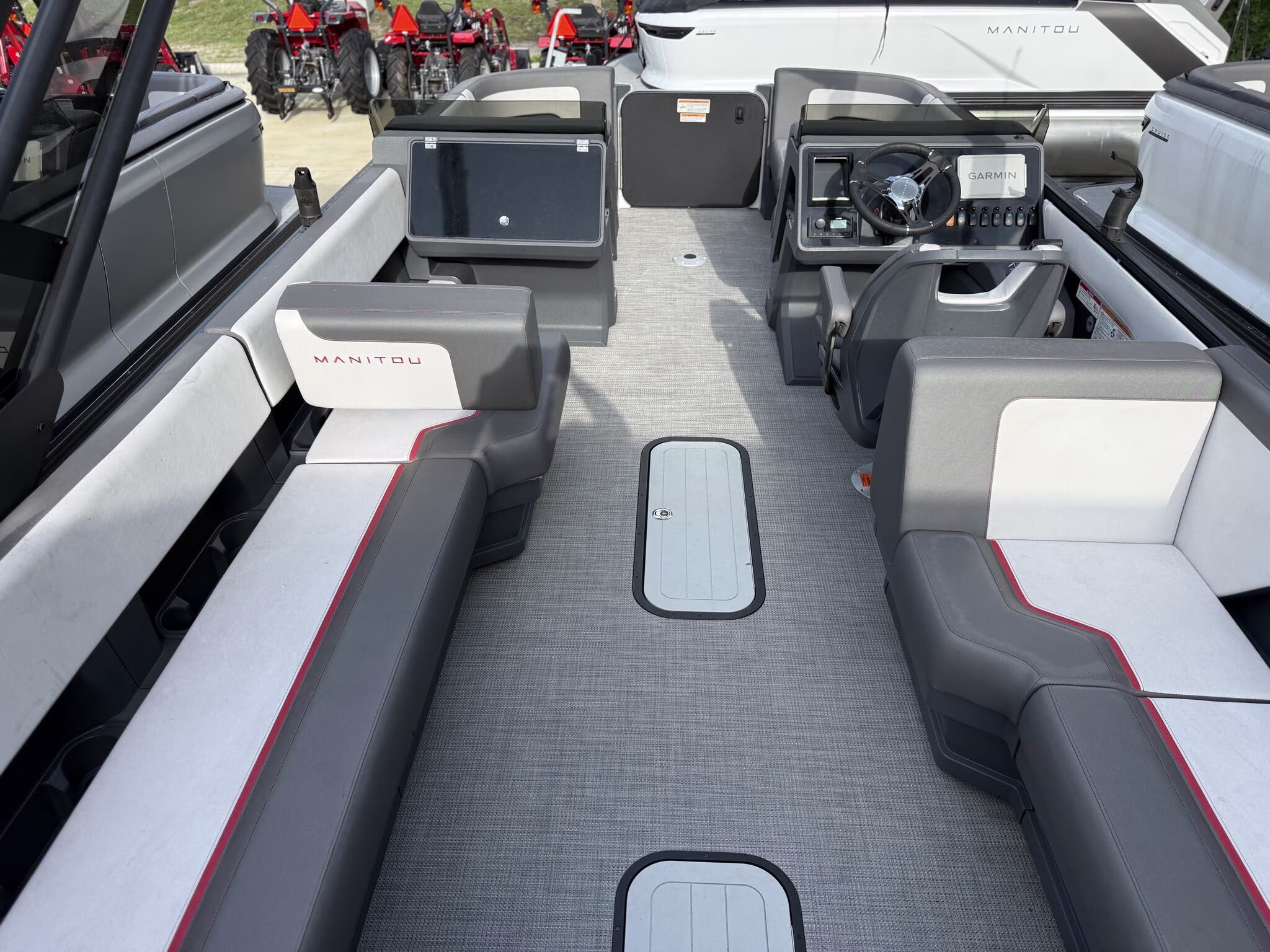 2024 Manitou Pontoon Cruise 22 Max Switchback V-Toon Boat