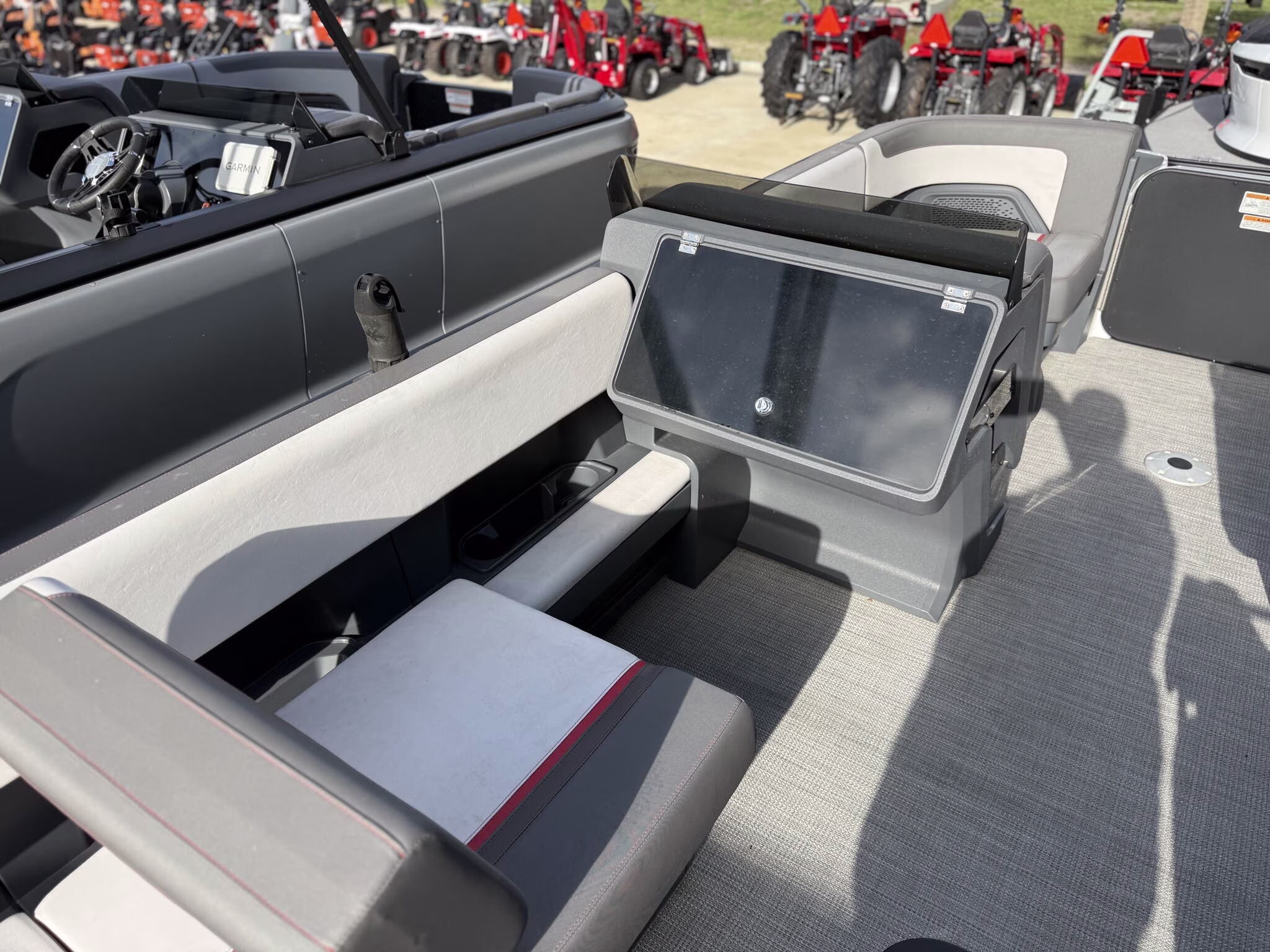 2024 Manitou Pontoon Cruise 22 Max Switchback V-Toon Boat