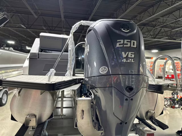 2024 - Manitou Pontoon Explore 22 Switchback V-Toon Boat
