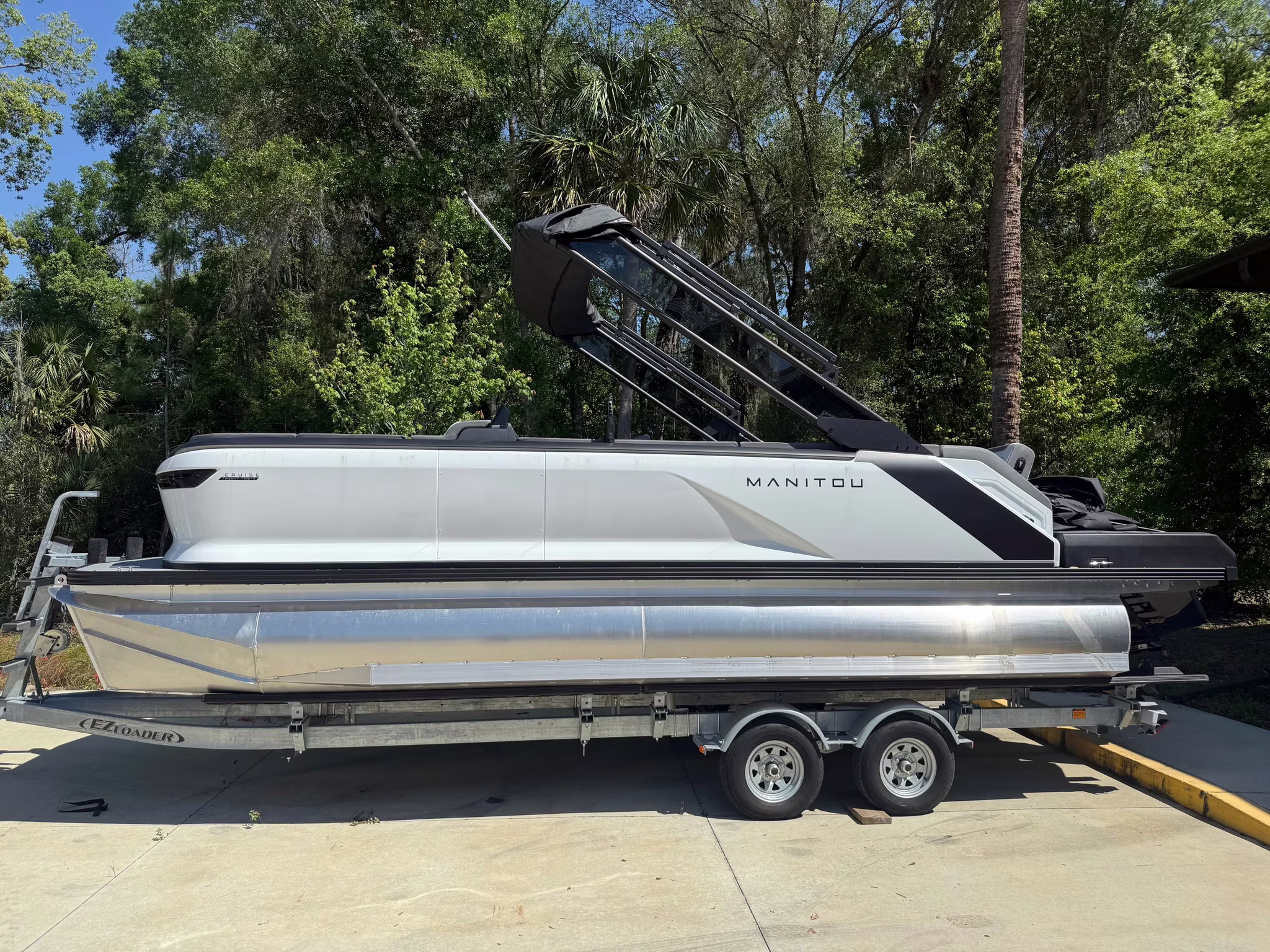2024 - Manitou Pontoon Cruise 22 Max Switchback Boat
