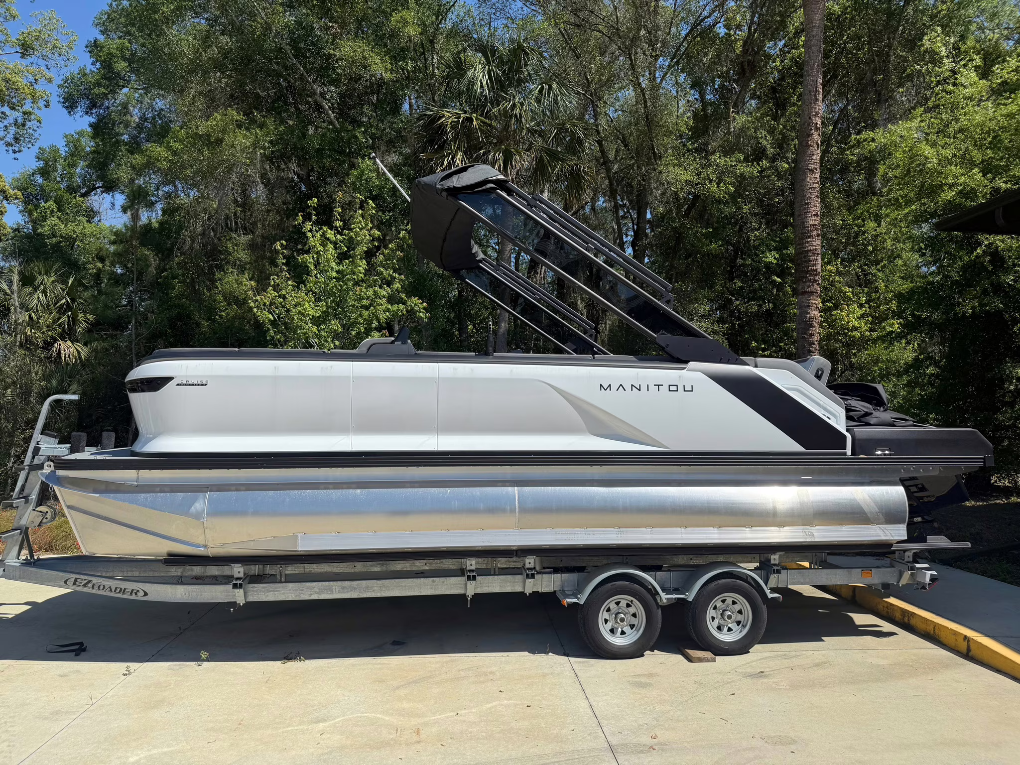 2024 - Manitou Pontoon Cruise 22 Max Switchback Boat