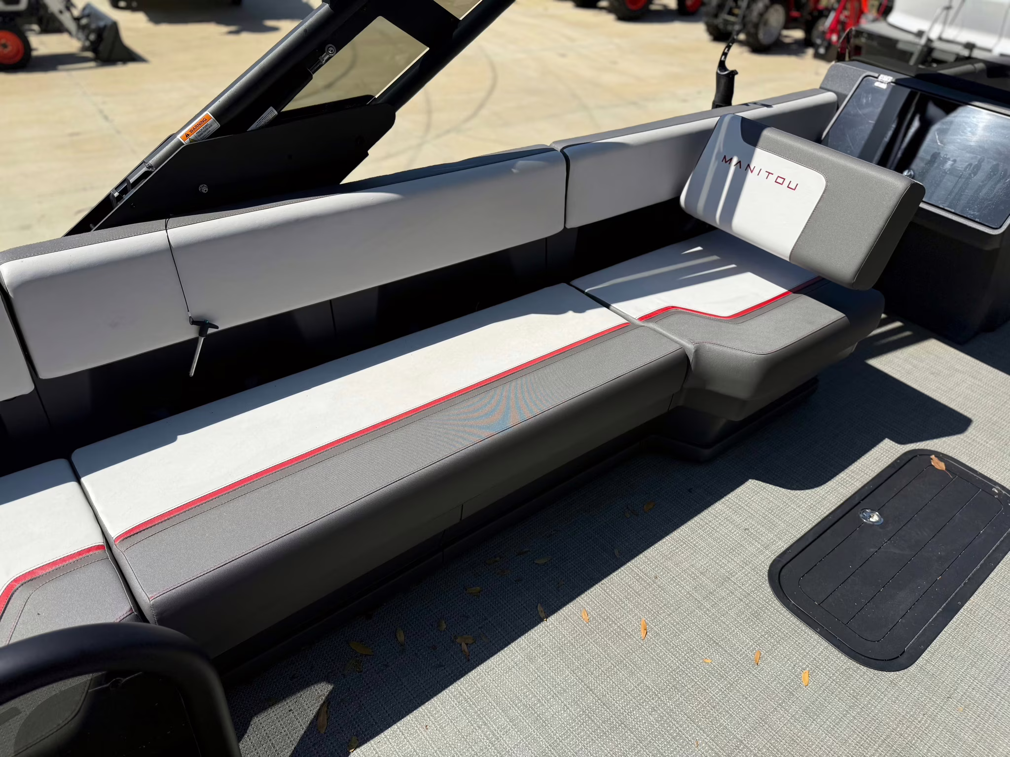 2024 - Manitou Pontoon Cruise 22 Max Switchback Boat