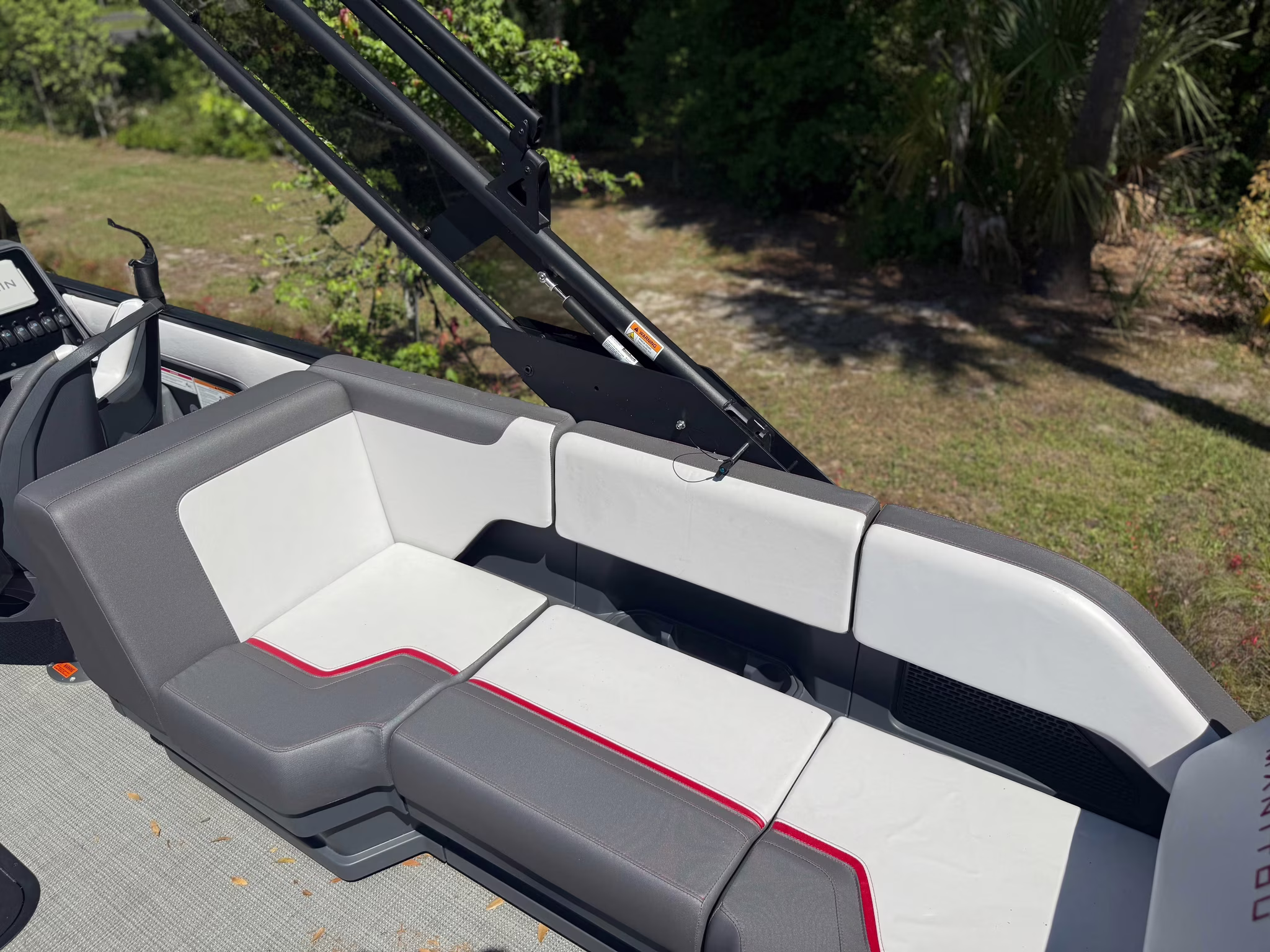 2024 - Manitou Pontoon Cruise 22 Max Switchback Boat