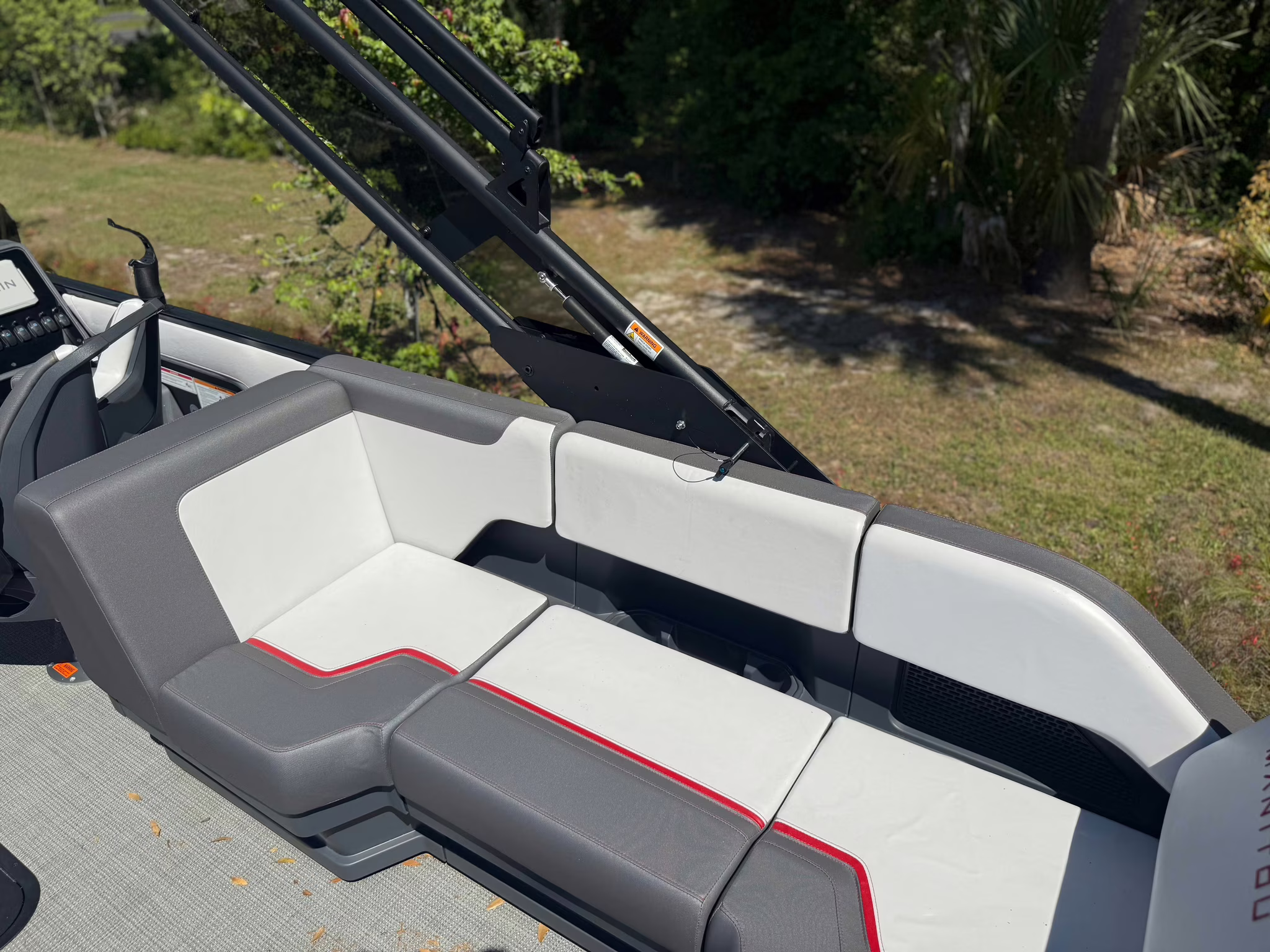 2024 - Manitou Pontoon Cruise 22 Max Switchback Boat